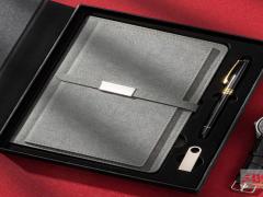 企業(yè)定制筆記本禮盒需要注意的事項(xiàng)